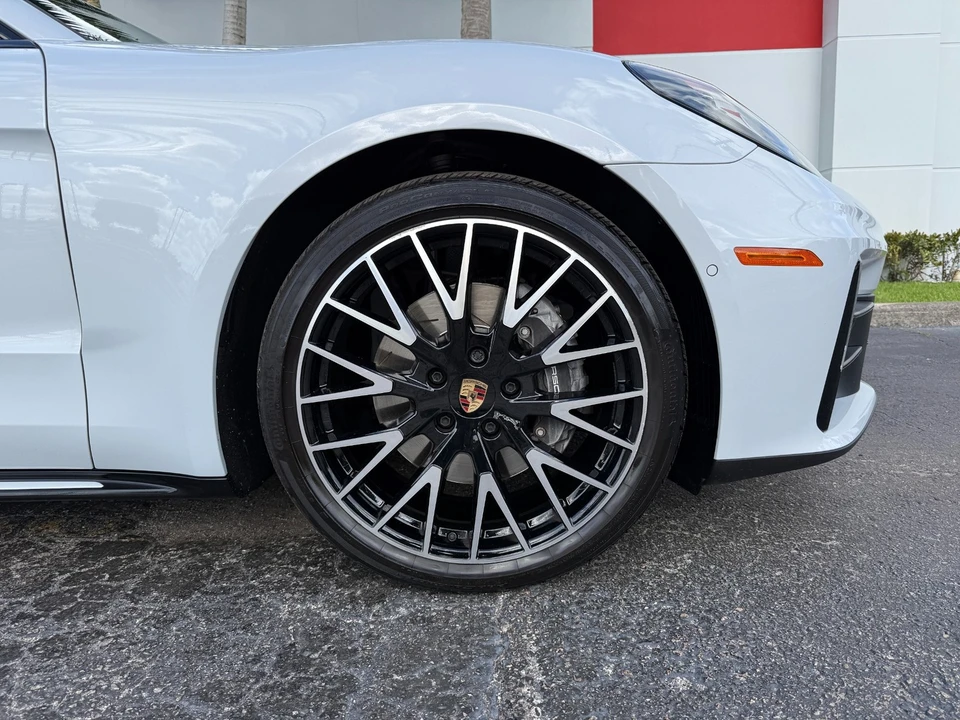 2024 Porsche 976 Panamera - Image 3 of 31