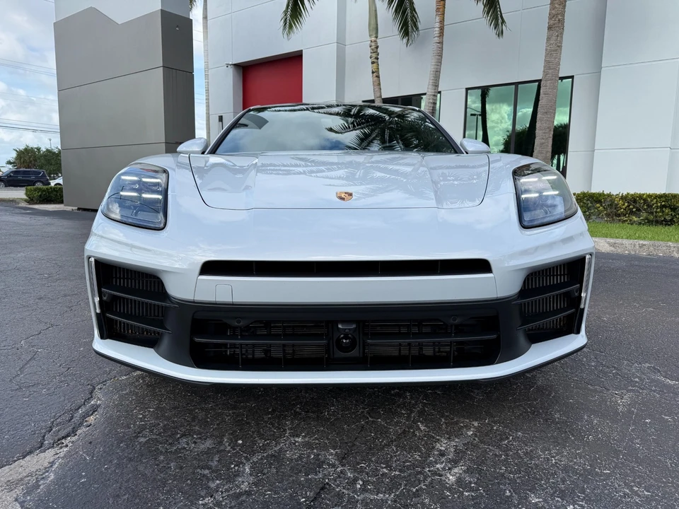 2024 Porsche 976 Panamera - Image 8 of 31