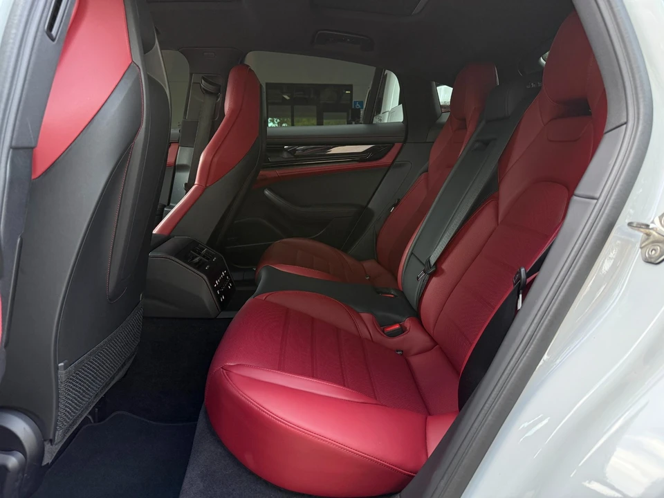 2024 Porsche 976 Panamera - Image 26 of 31