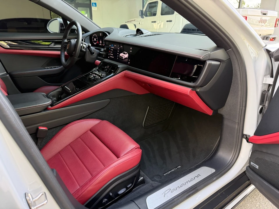 2024 Porsche 976 Panamera - Image 29 of 31
