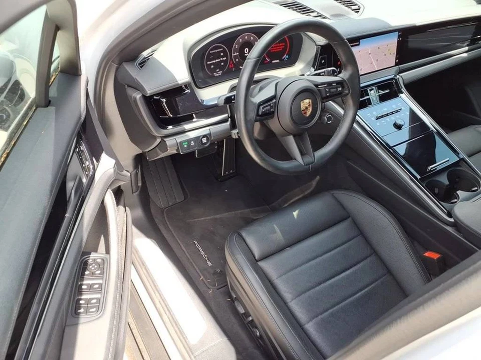 2024 Porsche 976 Panamera - Image 4 of 4