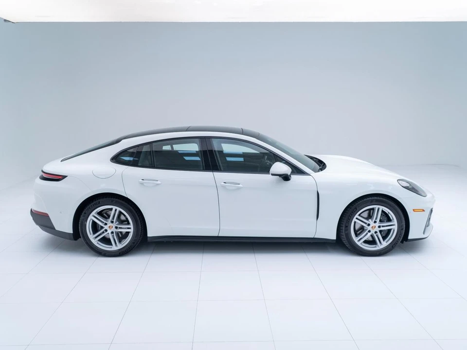 2024 Porsche 976 Panamera - Image 9 of 31