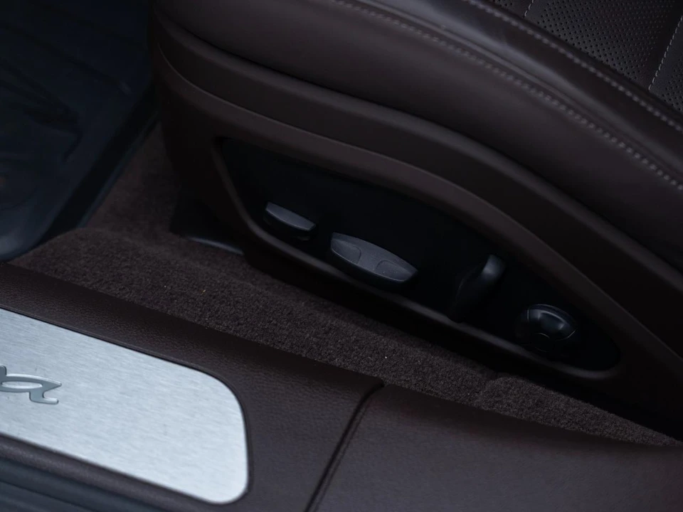 2024 Porsche 976 Panamera - Image 16 of 31