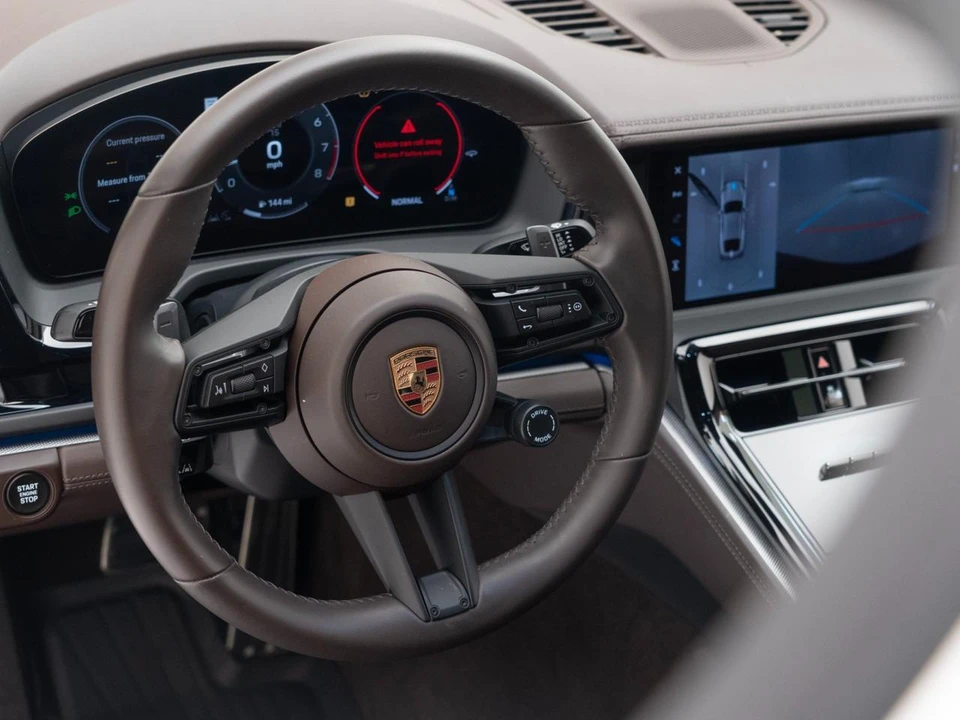2024 Porsche 976 Panamera - Image 20 of 31
