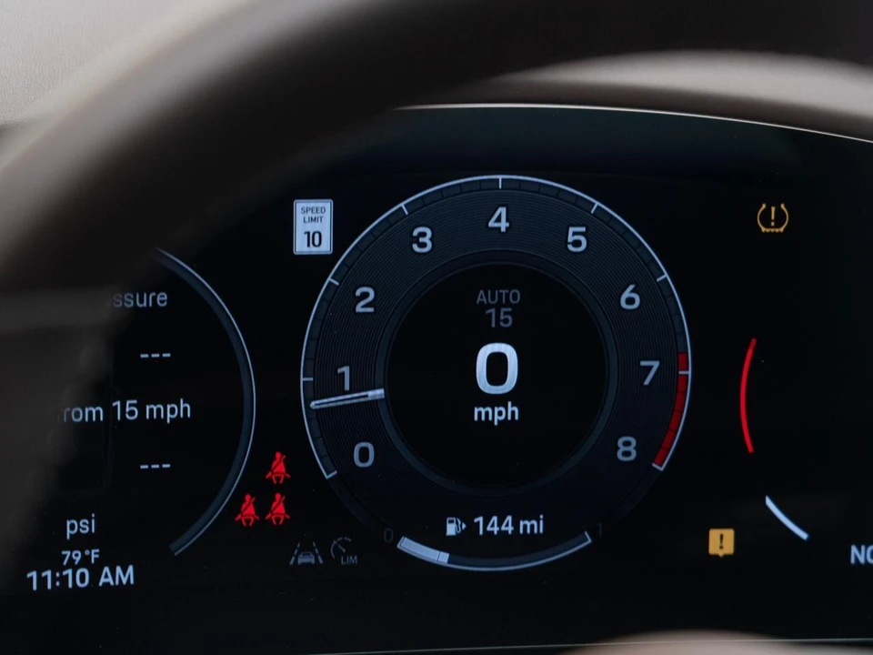 2024 Porsche 976 Panamera - Image 24 of 31