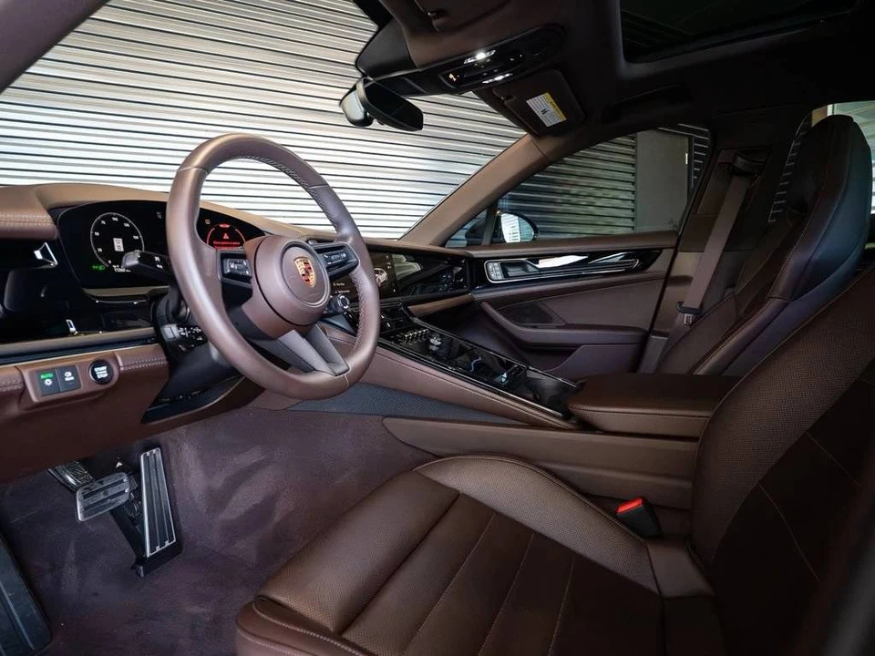 2024 Porsche 976 Panamera - Image 4 of 4