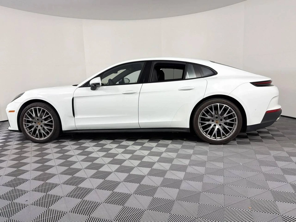 2024 Porsche 976 Panamera - Image 2 of 5
