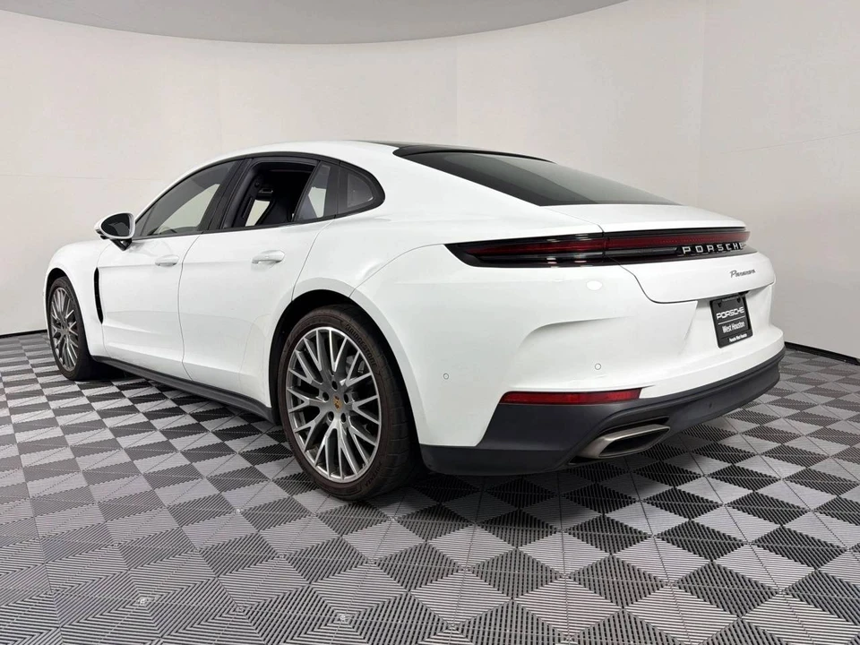 2024 Porsche 976 Panamera - Image 3 of 5