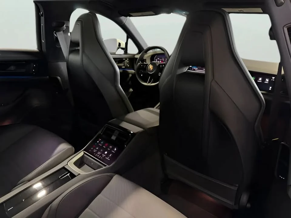 2024 Porsche 976 Panamera - Image 14 of 18