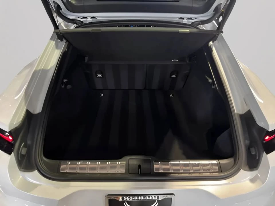 2024 Porsche 976 Panamera - Image 17 of 18