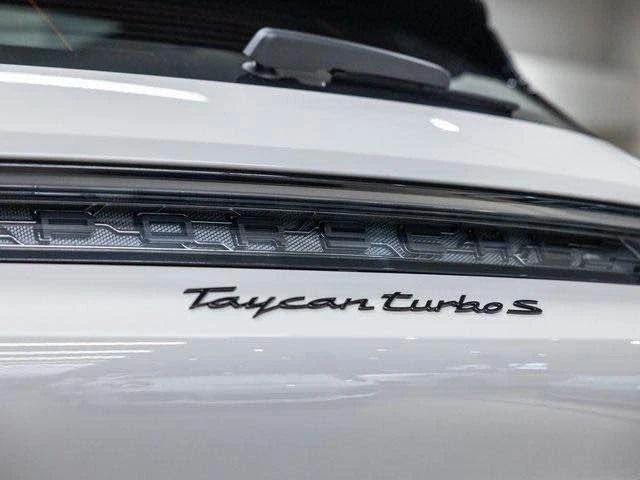 2024 Porsche Taycan Cross Turismo - Image 13 of 20