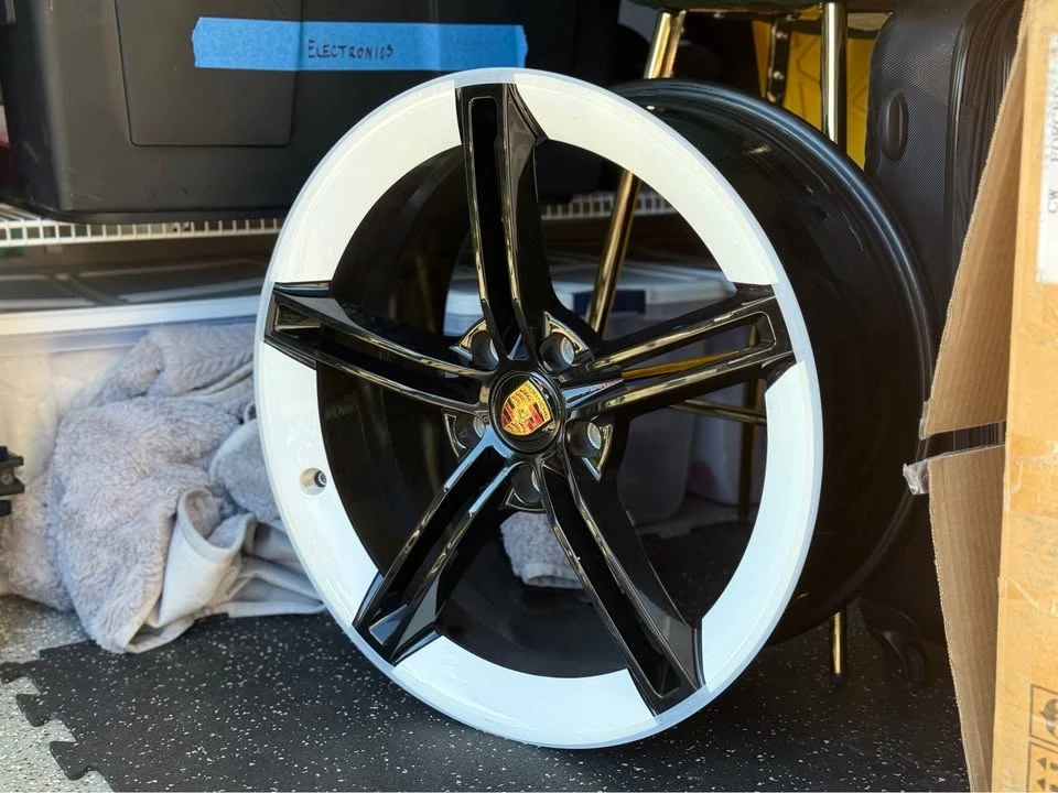 2024 Porsche Taycan - Image 4 of 4