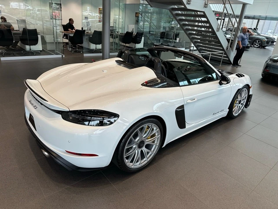 2024 Porsche 718 Boxster Spyder RS - Image 7 of 12