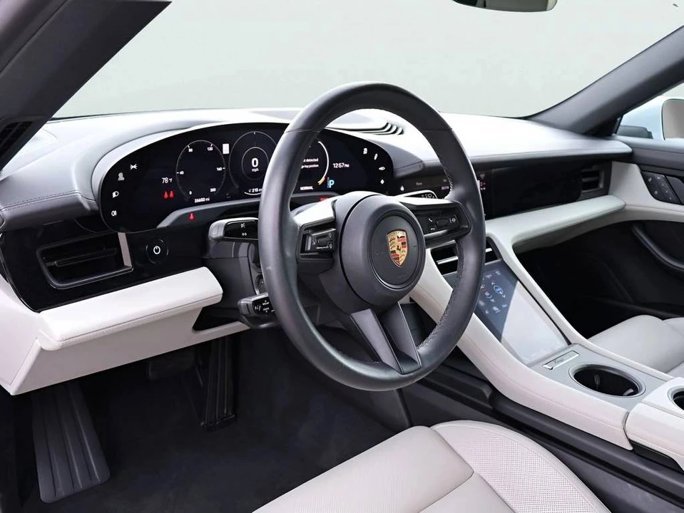 2024 Porsche Taycan Cross Turismo - Image 4 of 4