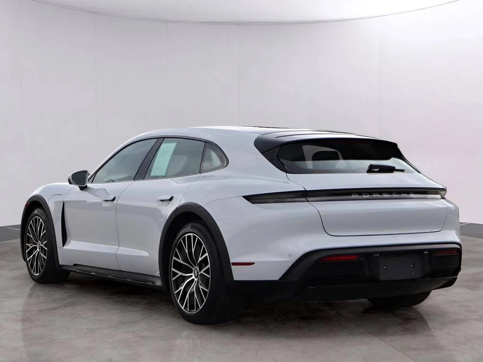 2024 Porsche Taycan Cross Turismo - Image 3 of 4