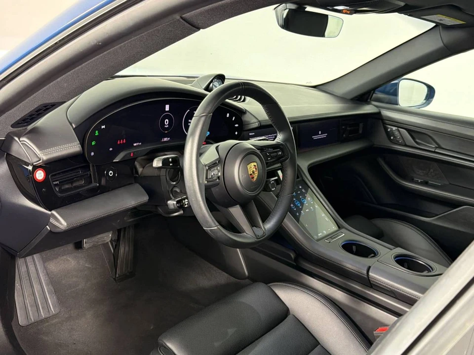 2024 Porsche Taycan Cross Turismo - Image 4 of 4