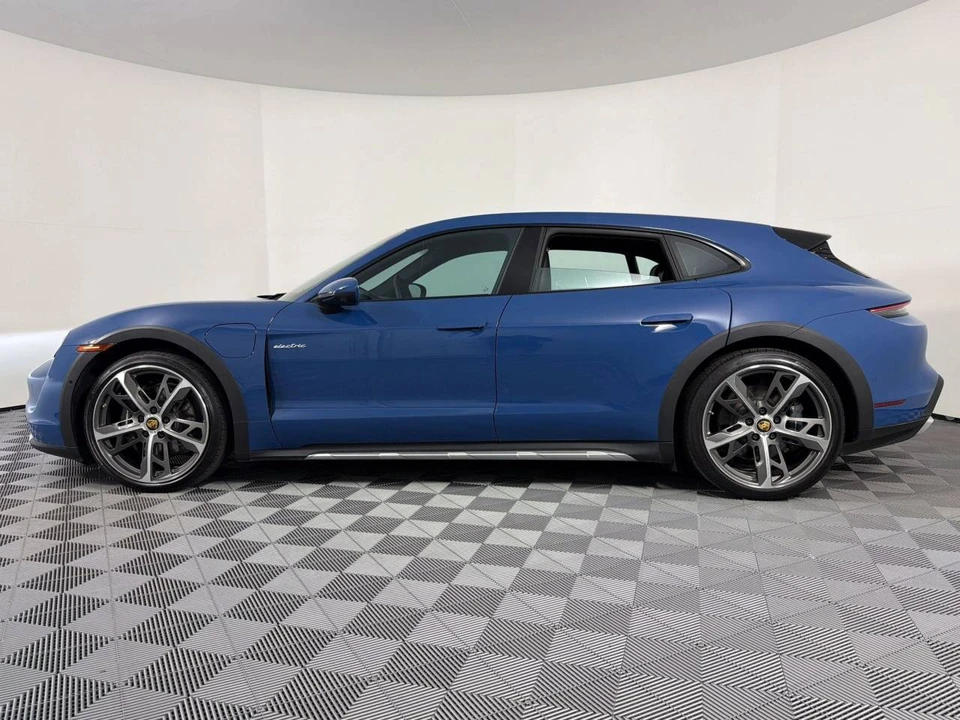 2024 Porsche Taycan Cross Turismo - Image 2 of 4