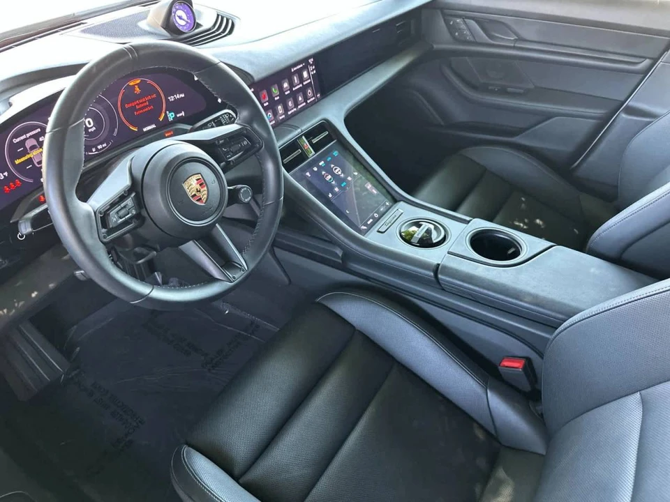 2024 Porsche Taycan Cross Turismo - Image 4 of 4