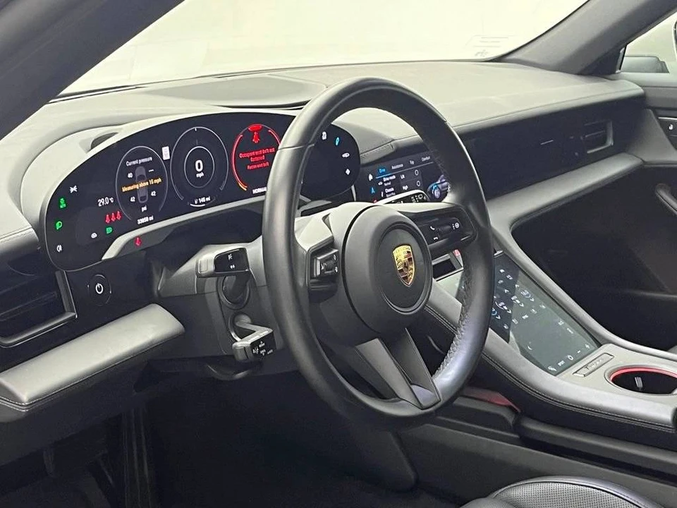 2024 Porsche Taycan Cross Turismo - Image 4 of 4