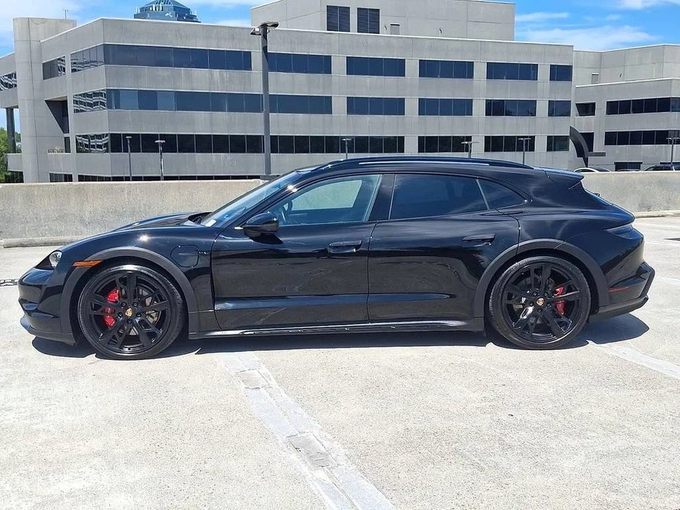 2024 Porsche Taycan Cross Turismo - Image 2 of 4