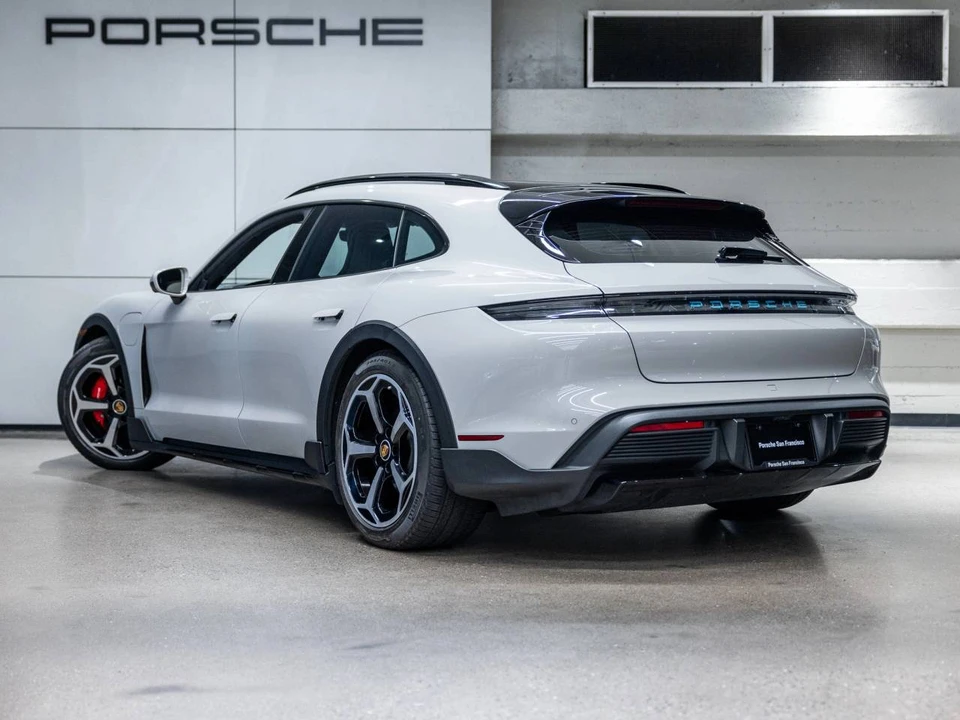 2024 Porsche Taycan Cross Turismo - Image 3 of 4