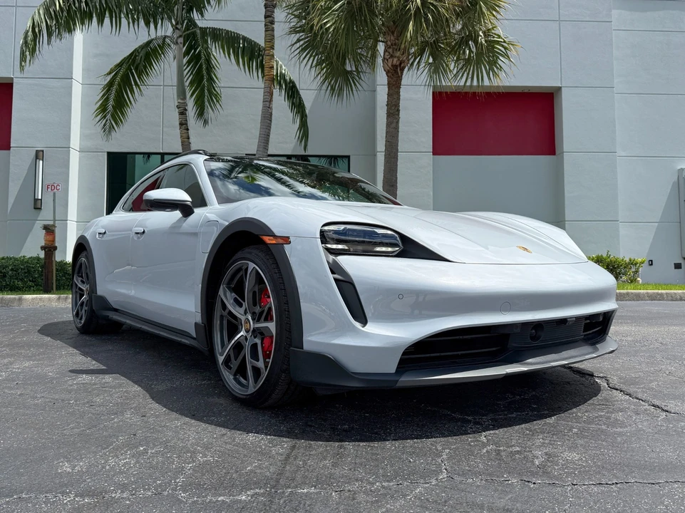 2024 Porsche Taycan 4S - Image 4 of 21