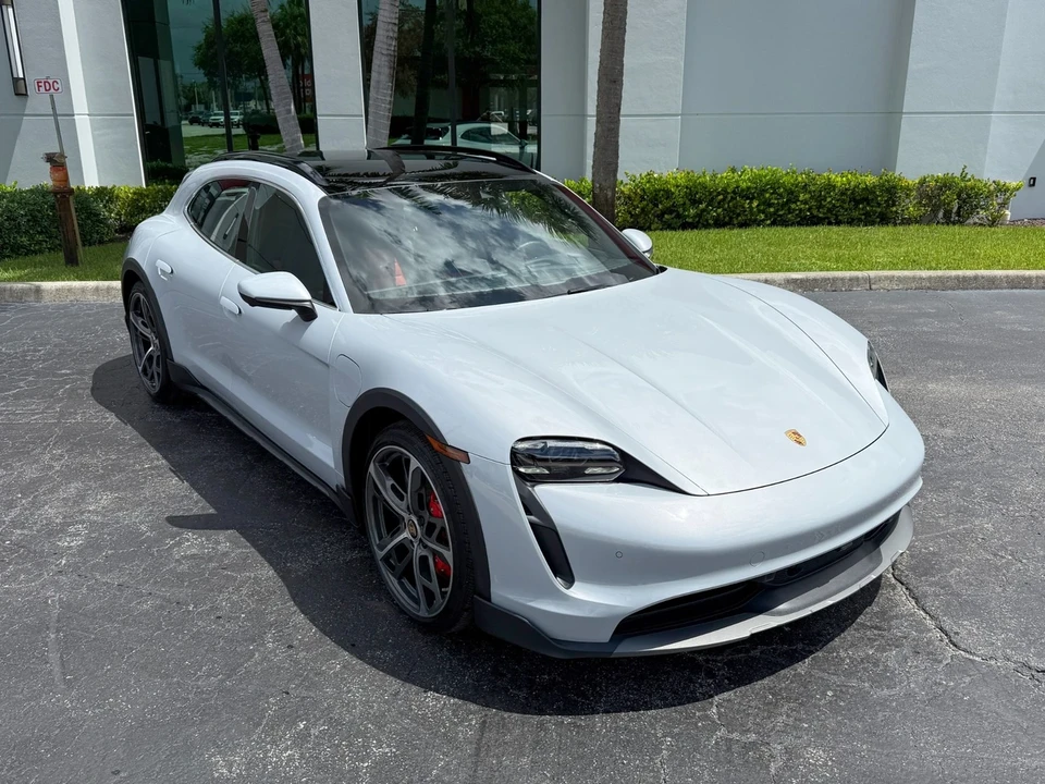 2024 Porsche Taycan 4S - Image 11 of 21