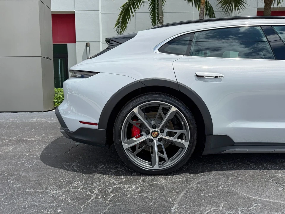 2024 Porsche Taycan 4S - Image 7 of 21