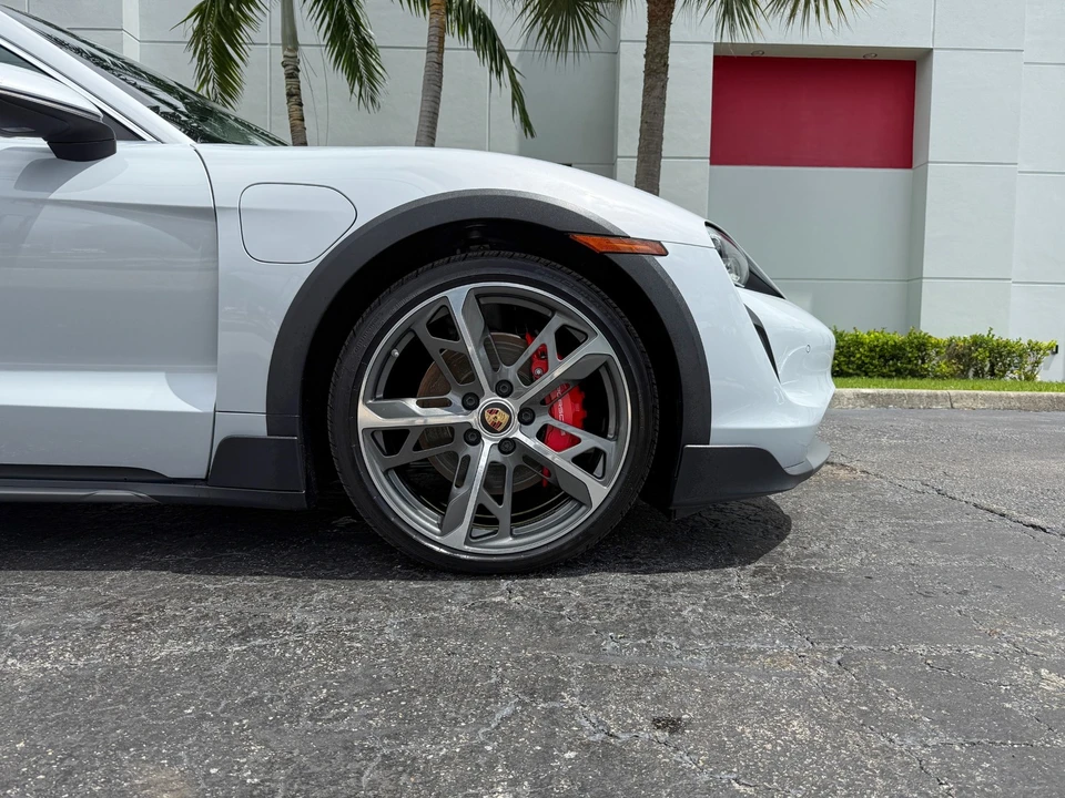 2024 Porsche Taycan 4S - Image 8 of 21
