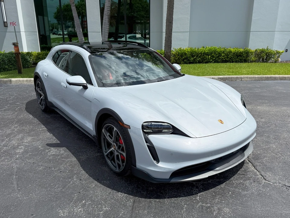 2024 Porsche Taycan 4S - Image 11 of 21