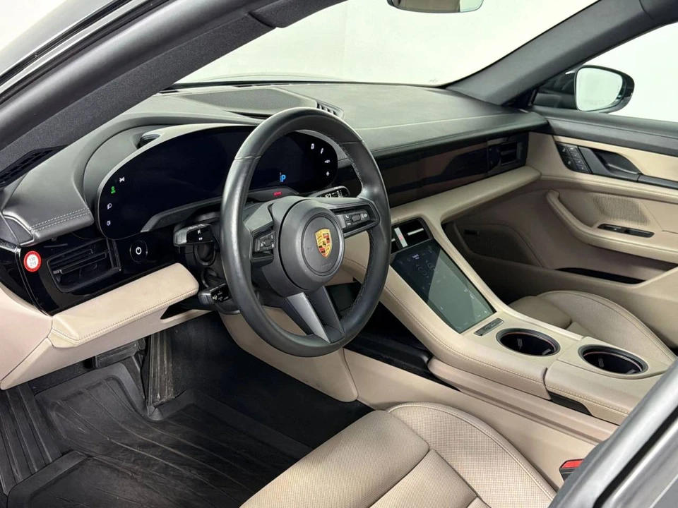 2024 Porsche Taycan 4S - Image 4 of 5
