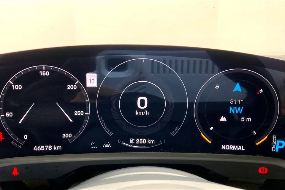 2024 Porsche Taycan 4S - Image 16 of 19