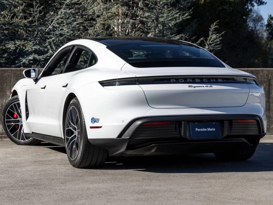 2024 Porsche Taycan 4S - Image 3 of 4