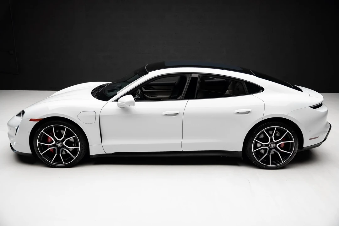 2024 Porsche Taycan 4S - Image 16 of 21