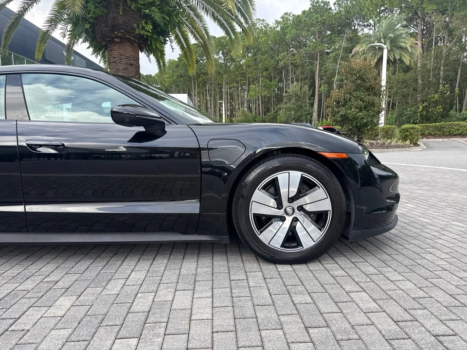 2024 Porsche Taycan - Image 6 of 6