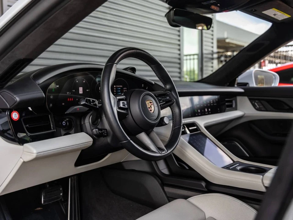 2024 Porsche Taycan GTS - Image 4 of 5