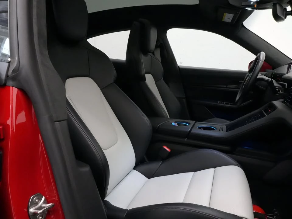 2024 Porsche Taycan GTS - Image 16 of 20
