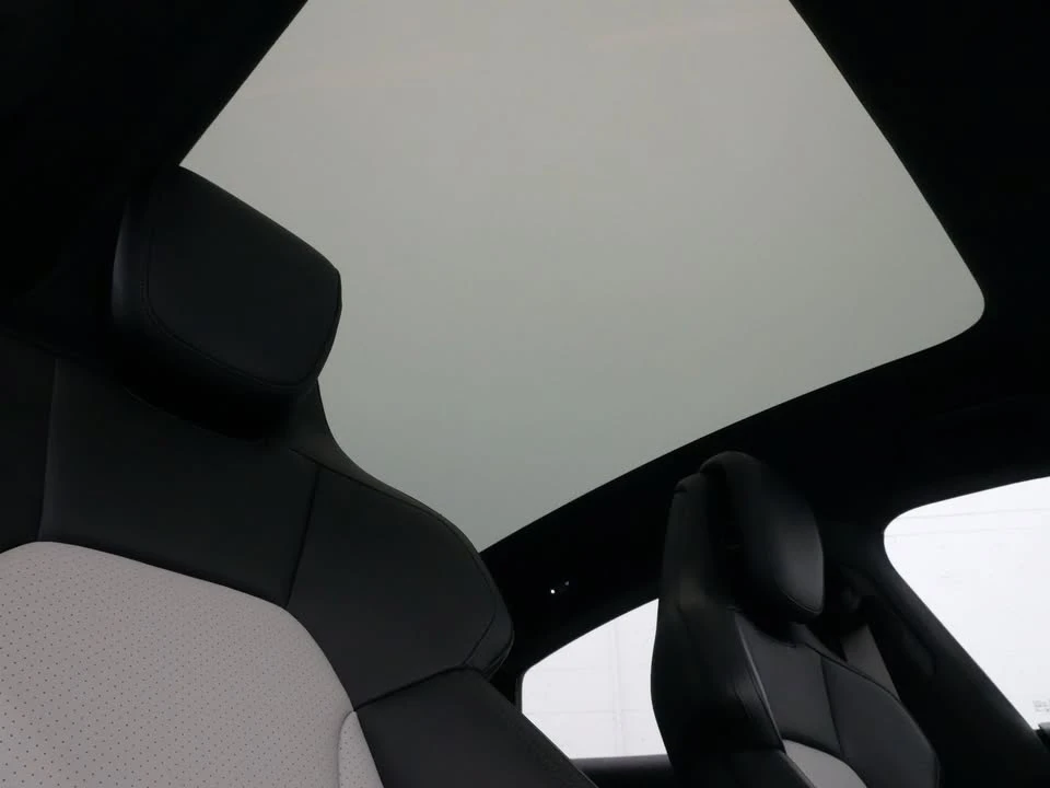 2024 Porsche Taycan GTS - Image 17 of 20