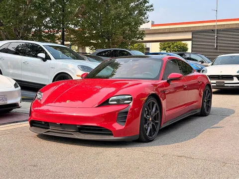 2024 Porsche Taycan GTS