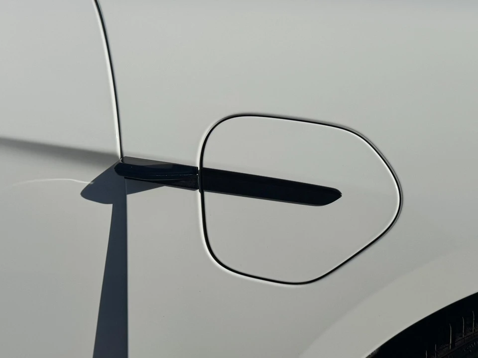 2024 Porsche Taycan GTS - Image 16 of 21