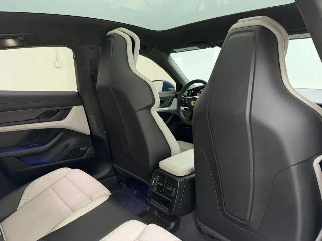 2024 Porsche Taycan GTS - Image 26 of 31