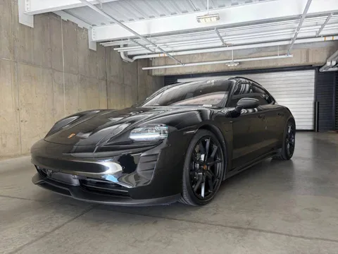 2024 Porsche Taycan GTS Sport Turismo