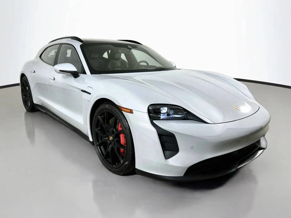 2024 Porsche Taycan Cross Turismo - Image 3 of 4