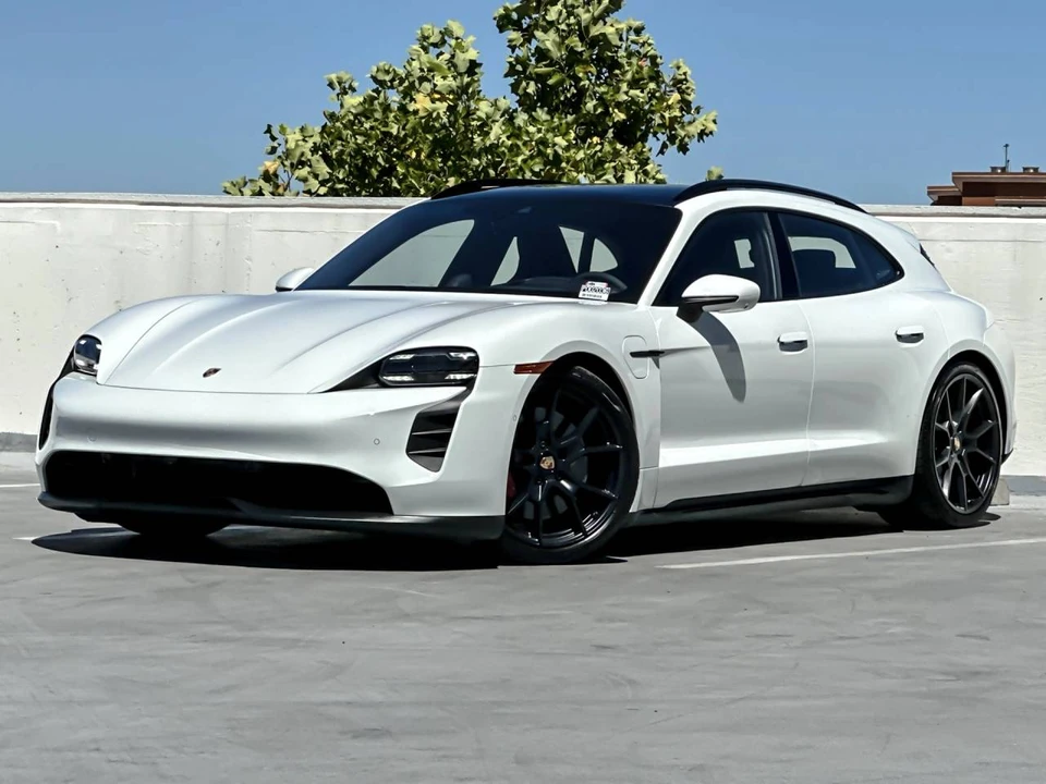 2024 Porsche Taycan Cross Turismo - Image 2 of 4