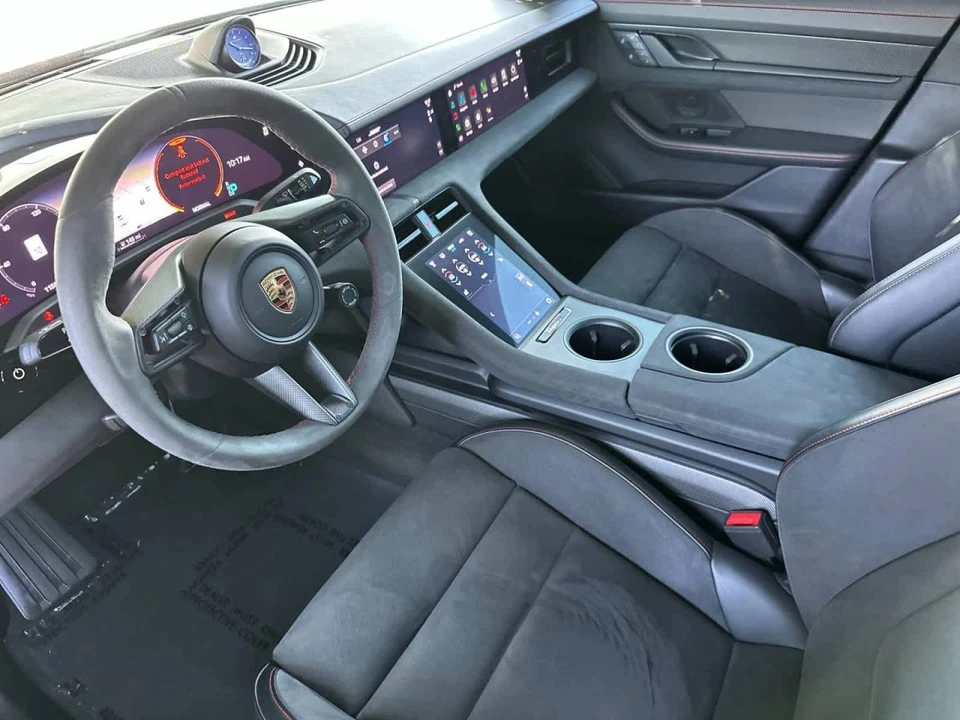 2024 Porsche Taycan GTS - Image 4 of 4