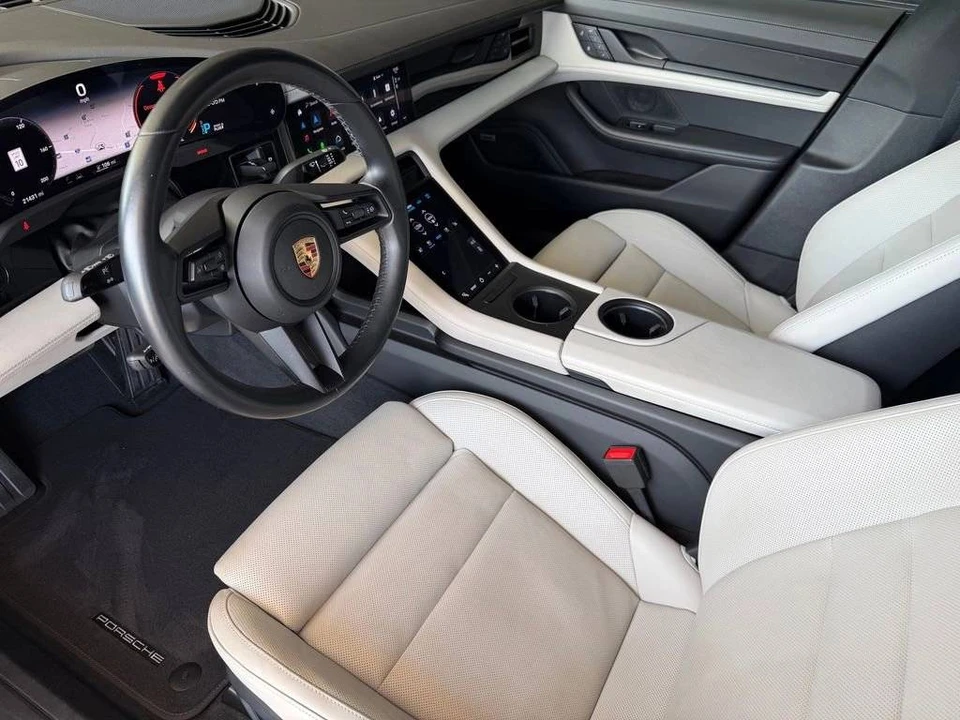 2024 Porsche Taycan - Image 4 of 5