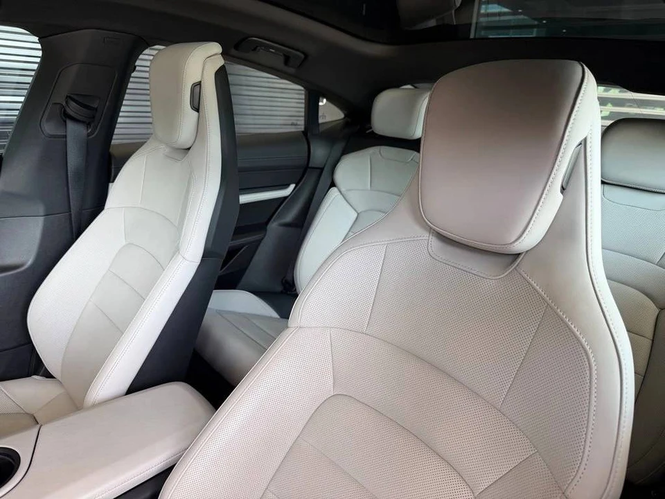 2024 Porsche Taycan - Image 5 of 5