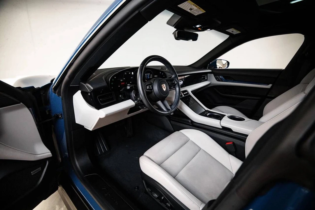2024 Porsche Taycan - Image 4 of 5