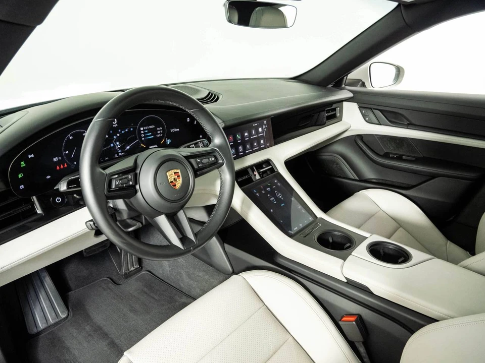 2024 Porsche Taycan - Image 4 of 5