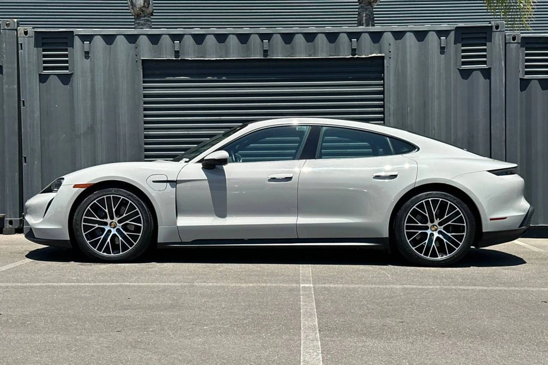 2024 Porsche Taycan - Image 2 of 5